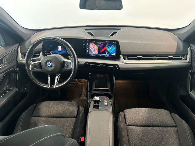 BMW X1 xDrive30e color Blanco. Año 2023. 240KW(326CV). Híbrido Electro/Gasolina. En concesionario Autogal de Ourense