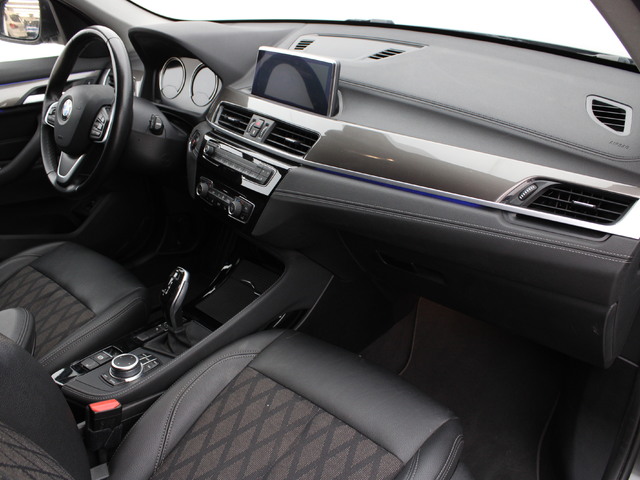 BMW X1 sDrive18d color Gris. Año 2020. 110KW(150CV). Diésel. En concesionario Augusta Aragon S.A. de Zaragoza
