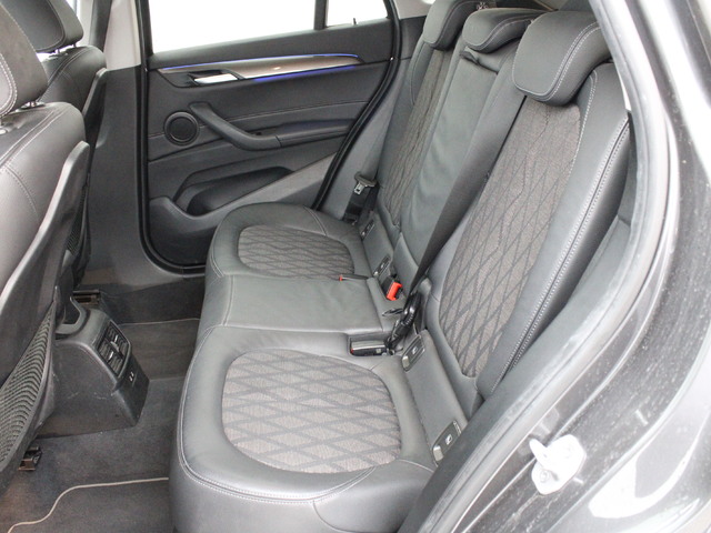 BMW X1 sDrive18d color Gris. Año 2020. 110KW(150CV). Diésel. En concesionario Augusta Aragon S.A. de Zaragoza