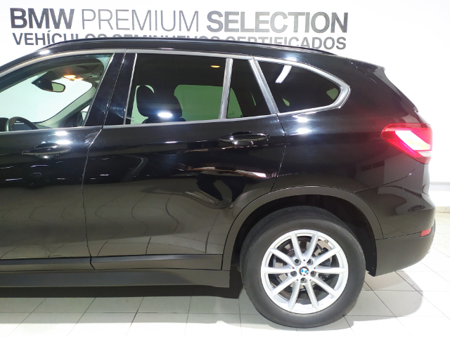 BMW X1 sDrive18d color Negro. Año 2021. 110KW(150CV). Diésel. En concesionario Hispamovil Elche de Alicante