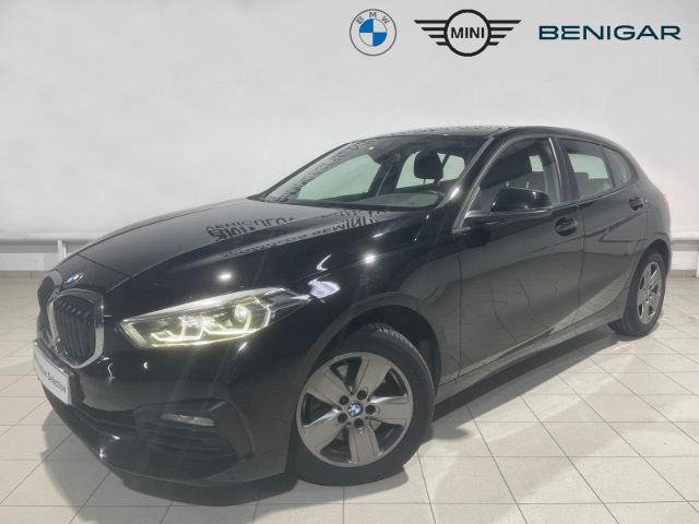 BMW Serie 1 116d color Negro. Año 2023. 85KW(116CV). Diésel. En concesionario Hispamovil Elche de Alicante