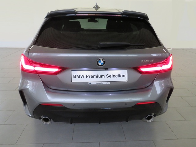 BMW Serie 1 118d color Gris. Año 2023. 110KW(150CV). Diésel. En concesionario Lugauto S.A. de Lugo