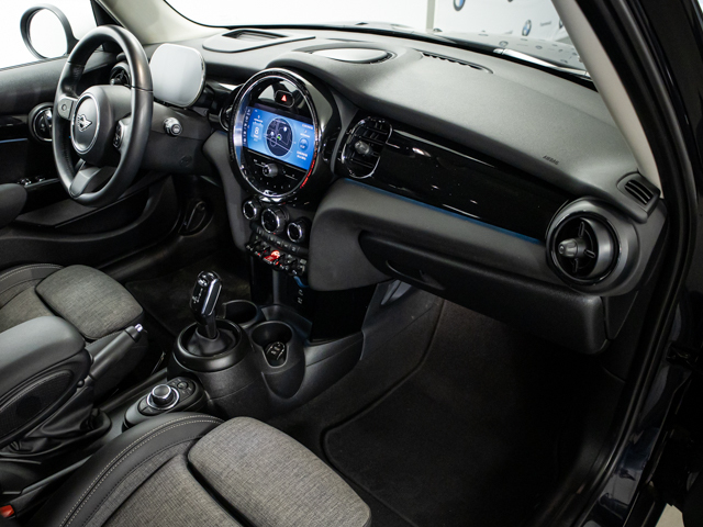 fotoG 7 del MINI MINI 5 Puertas Cooper 100 kW (136 CV) 136cv Gasolina del 2022 en Valladolid