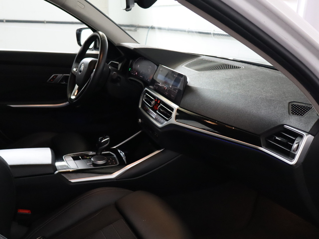 BMW Serie 3 320d color Blanco. Año 2020. 140KW(190CV). Diésel. En concesionario Pruna Motor de Barcelona