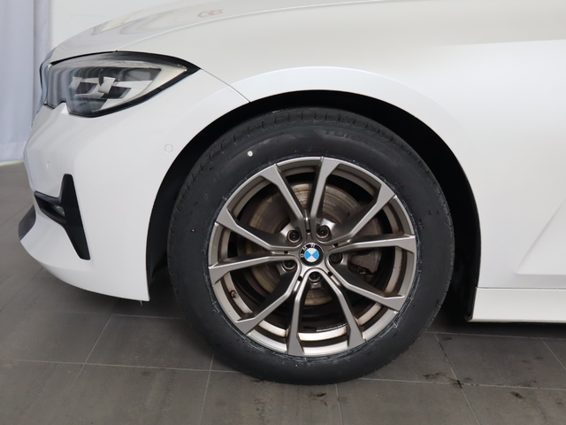 BMW Serie 3 320d color Blanco. Año 2020. 140KW(190CV). Diésel. En concesionario Pruna Motor de Barcelona