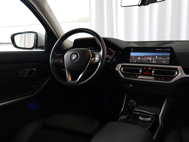 BMW Serie 3 320d color Blanco. Año 2020. 140KW(190CV). Diésel. En concesionario Pruna Motor de Barcelona
