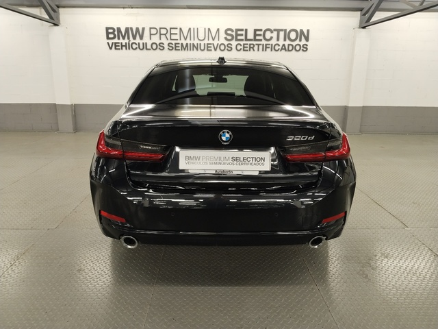 BMW Serie 3 320d color Negro. Año 2024. 140KW(190CV). Diésel. En concesionario Autoberón de La Rioja