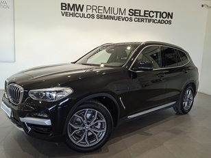 Fotos de BMW X3 xDrive20d color Negro. Año 2021. 140KW(190CV). Diésel. En concesionario ALBAMOCION CIUDAD REAL  de Ciudad Real