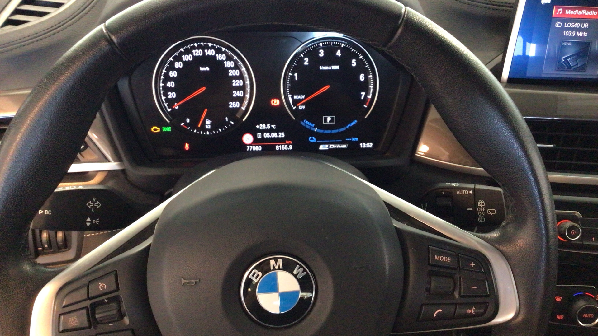 BMW X1 xDrive25e color Gris. Año 2021. 162KW(220CV). Híbrido Electro/Gasolina. En concesionario BYmyCAR Madrid - Alcalá de Madrid