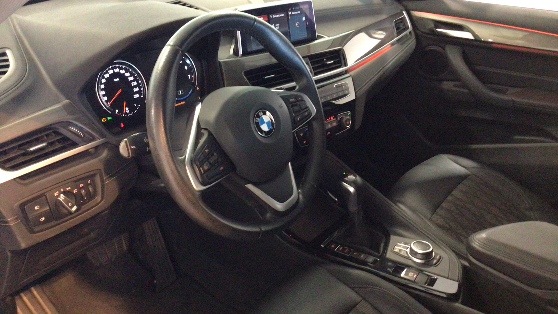 BMW X1 xDrive25e color Gris. Año 2021. 162KW(220CV). Híbrido Electro/Gasolina. En concesionario BYmyCAR Madrid - Alcalá de Madrid