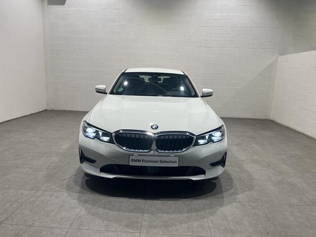 BMW Serie 3 320d color Blanco. Año 2019. 140KW(190CV). Diésel. En concesionario Motor Munich - Terrassa - VO de Barcelona