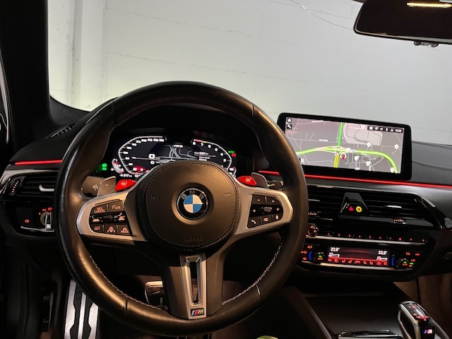 BMW M M5 color Gris. Año 2022. 441KW(600CV). Gasolina. En concesionario Amiocar S.A. de Coruña