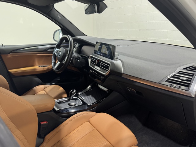 BMW X3 xDrive30e color Blanco. Año 2022. 215KW(292CV). Híbrido Electro/Gasolina. En concesionario Motor Munich - Terrassa - VO de Barcelona