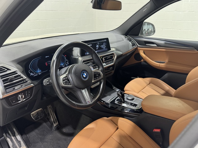 BMW X3 xDrive30e color Blanco. Año 2022. 215KW(292CV). Híbrido Electro/Gasolina. En concesionario Motor Munich - Terrassa - VO de Barcelona