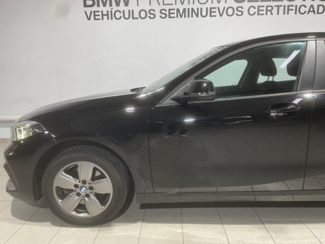 BMW Serie 1 116d color Negro. Año 2023. 85KW(116CV). Diésel. En concesionario Hispamovil, Orihuela de Alicante