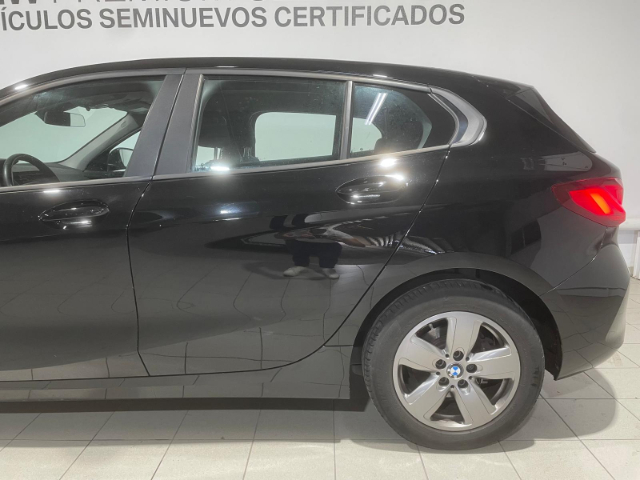 BMW Serie 1 116d color Negro. Año 2023. 85KW(116CV). Diésel. En concesionario Hispamovil, Orihuela de Alicante
