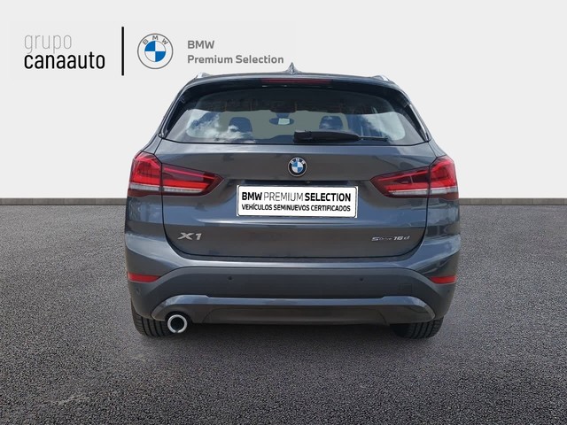 BMW X1 sDrive16d color Gris. Año 2021. 85KW(116CV). Diésel. En concesionario TACO de Sta. C. Tenerife
