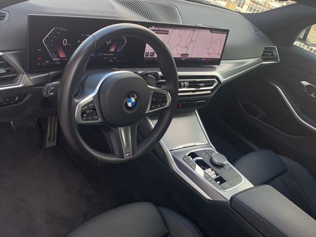 BMW Serie 3 320d color Blanco. Año 2024. 140KW(190CV). Diésel. En concesionario Celtamotor Pontevedra de Pontevedra