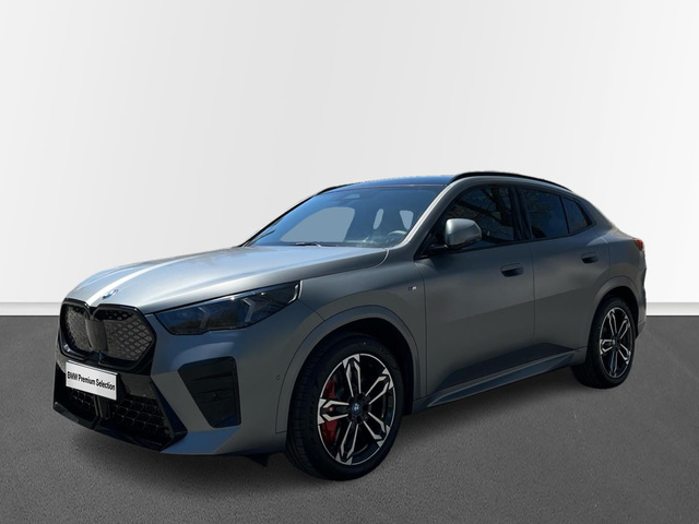 BMW iX2 xDrive30 color Gris. Año 2025. 230KW(313CV). Eléctrico. En concesionario Murcia Premium S.L. AV DEL ROCIO de Murcia