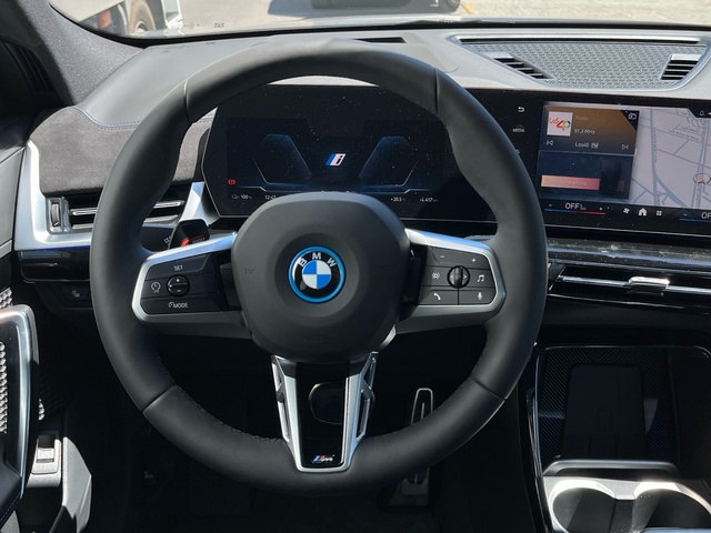 BMW iX2 xDrive30 color Gris. Año 2025. 230KW(313CV). Eléctrico. En concesionario Murcia Premium S.L. AV DEL ROCIO de Murcia