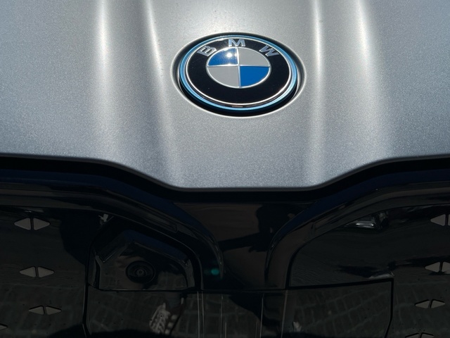 BMW iX2 xDrive30 color Gris. Año 2025. 230KW(313CV). Eléctrico. En concesionario Murcia Premium S.L. AV DEL ROCIO de Murcia