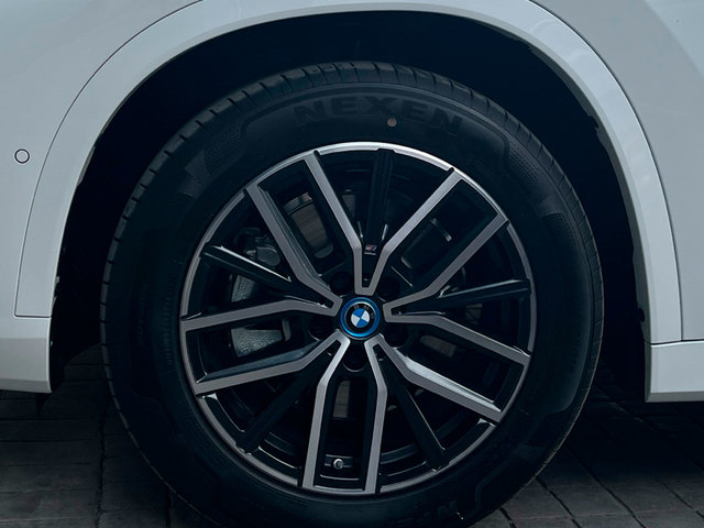 BMW iX1 xDrive30 color Blanco. Año 2025. 230KW(313CV). Eléctrico. En concesionario Murcia Premium S.L. AV DEL ROCIO de Murcia