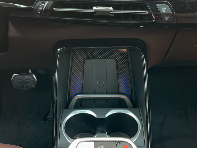 BMW iX2 eDrive20 color Blanco. Año 2025. 150KW(204CV). Eléctrico. En concesionario CARTAGENA PREMIUM S.L. de Murcia