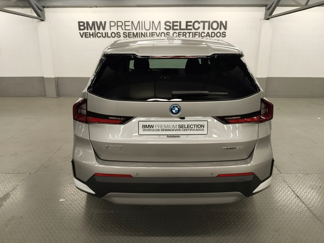 BMW iX1 eDrive20 color Gris Plata. Año 2025. 150KW(204CV). Eléctrico. En concesionario Autoberón de La Rioja