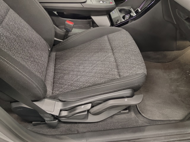 BMW iX1 eDrive20 color Gris Plata. Año 2025. 150KW(204CV). Eléctrico. En concesionario Autoberón de La Rioja