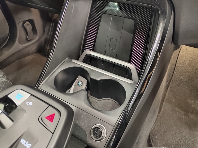 BMW iX1 eDrive20 color Gris Plata. Año 2025. 150KW(204CV). Eléctrico. En concesionario Autoberón de La Rioja