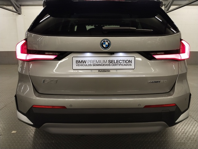 BMW iX1 eDrive20 color Gris Plata. Año 2025. 150KW(204CV). Eléctrico. En concesionario Autoberón de La Rioja
