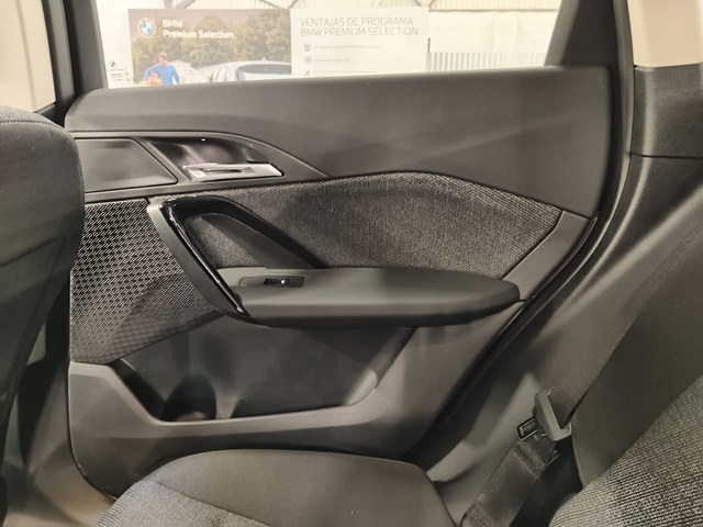 BMW iX1 eDrive20 color Gris Plata. Año 2025. 150KW(204CV). Eléctrico. En concesionario Autoberón de La Rioja