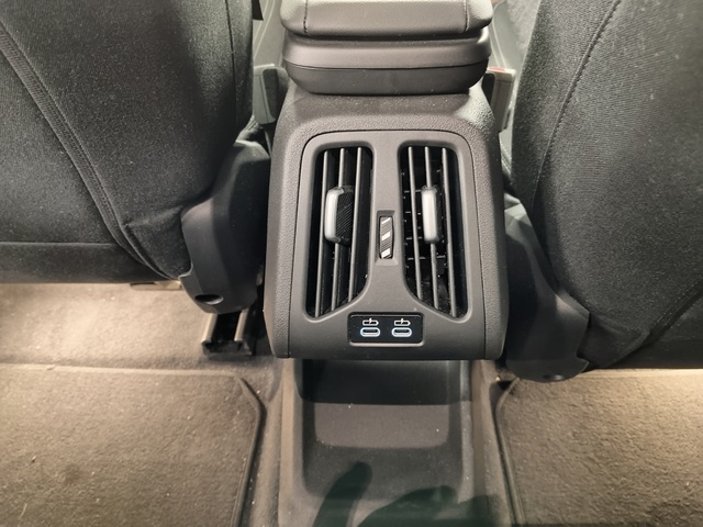 BMW iX1 eDrive20 color Gris Plata. Año 2025. 150KW(204CV). Eléctrico. En concesionario Autoberón de La Rioja