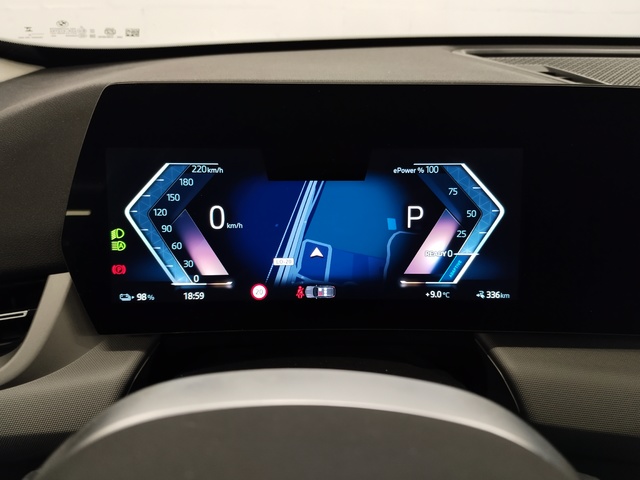 BMW iX1 eDrive20 color Gris Plata. Año 2025. 150KW(204CV). Eléctrico. En concesionario Autoberón de La Rioja