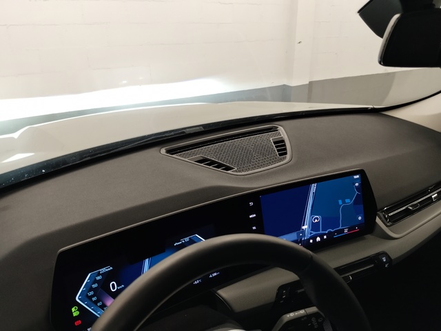 BMW iX1 eDrive20 color Gris Plata. Año 2025. 150KW(204CV). Eléctrico. En concesionario Autoberón de La Rioja