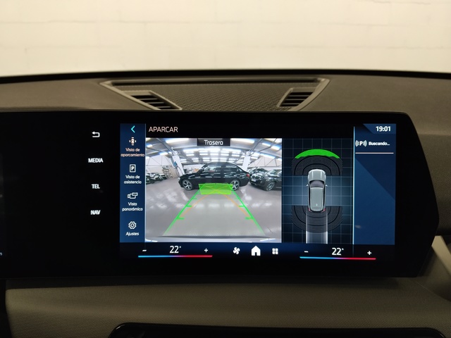 BMW iX1 eDrive20 color Gris Plata. Año 2025. 150KW(204CV). Eléctrico. En concesionario Autoberón de La Rioja