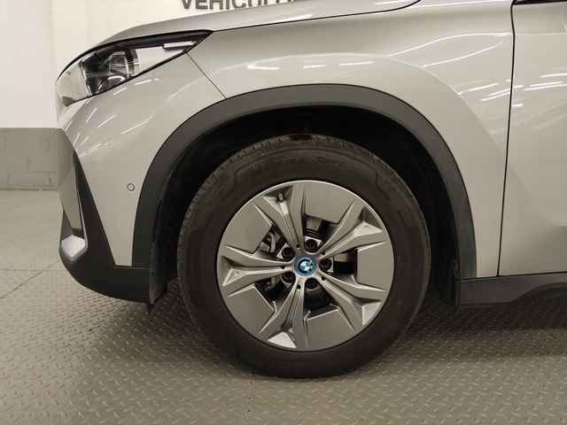 BMW iX1 eDrive20 color Gris Plata. Año 2025. 150KW(204CV). Eléctrico. En concesionario Autoberón de La Rioja