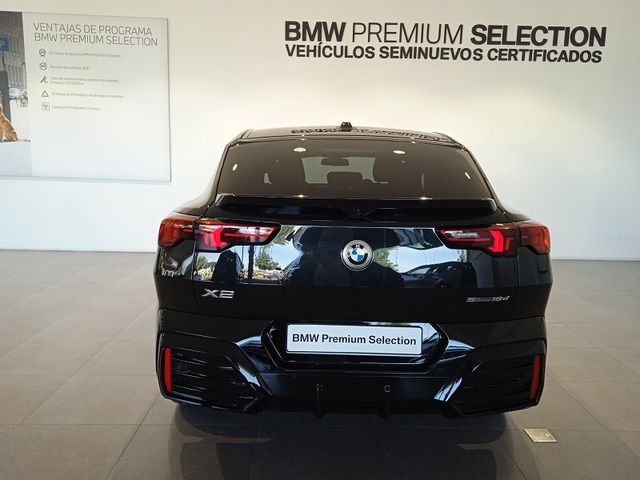 BMW X2 sDrive18d color Negro. Año 2024. 110KW(150CV). Diésel. En concesionario ALBAMOCION CIUDAD REAL  de Ciudad Real