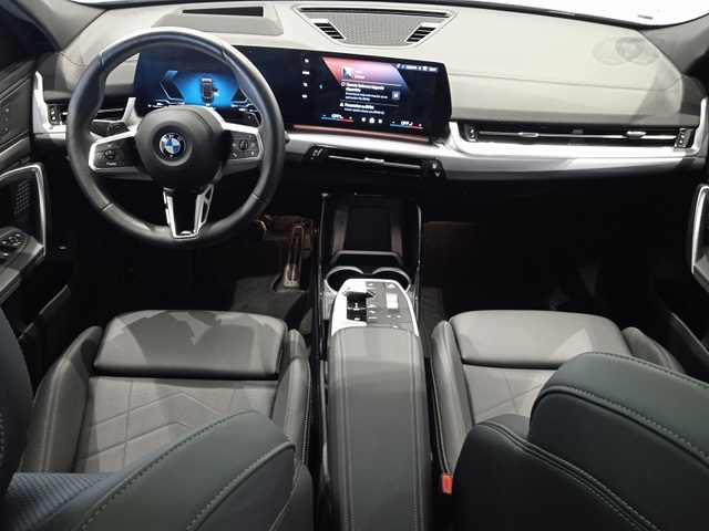 BMW X2 sDrive18d color Negro. Año 2024. 110KW(150CV). Diésel. En concesionario ALBAMOCION CIUDAD REAL  de Ciudad Real