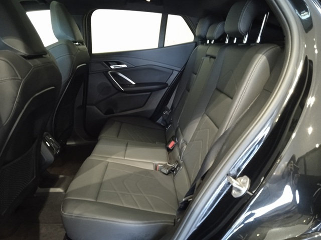 BMW X2 sDrive18d color Negro. Año 2024. 110KW(150CV). Diésel. En concesionario ALBAMOCION CIUDAD REAL  de Ciudad Real