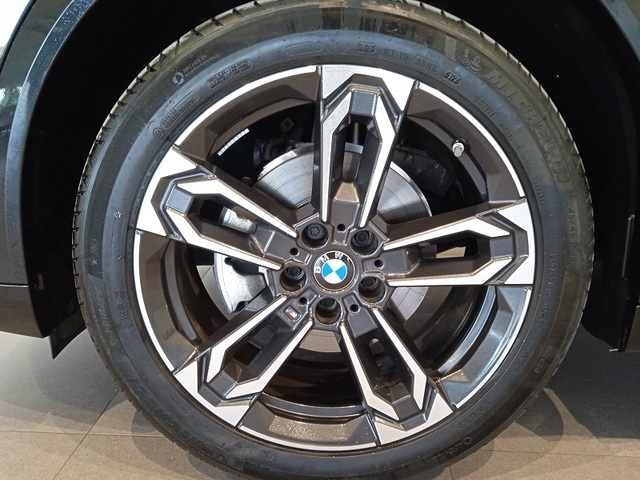 BMW X2 sDrive18d color Negro. Año 2024. 110KW(150CV). Diésel. En concesionario ALBAMOCION CIUDAD REAL  de Ciudad Real