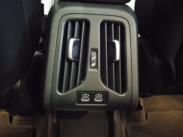 BMW X2 sDrive18d color Negro. Año 2024. 110KW(150CV). Diésel. En concesionario ALBAMOCION CIUDAD REAL  de Ciudad Real