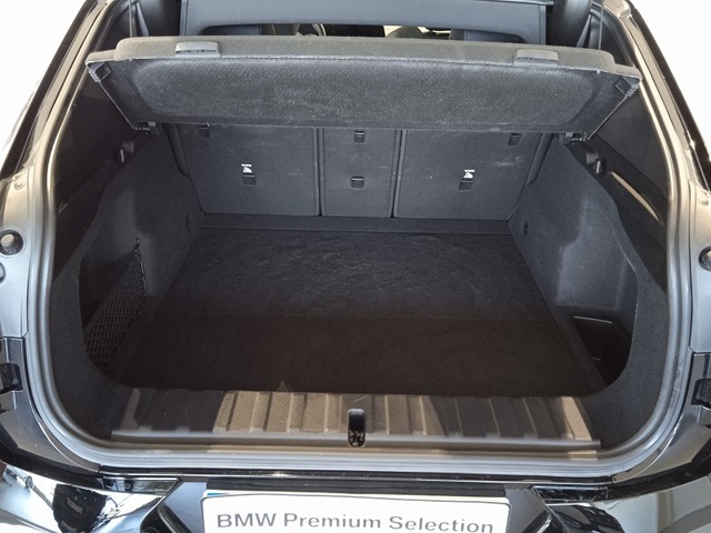 BMW X2 sDrive18d color Negro. Año 2024. 110KW(150CV). Diésel. En concesionario ALBAMOCION CIUDAD REAL  de Ciudad Real