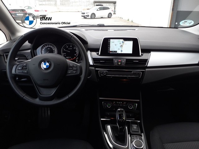 BMW Serie 2 218d Active Tourer color Blanco. Año 2021. 110KW(150CV). Diésel. En concesionario BMW Arlanza Motor Palencia de Palencia