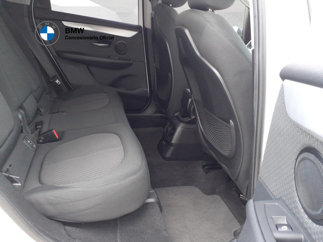 BMW Serie 2 218d Active Tourer color Blanco. Año 2021. 110KW(150CV). Diésel. En concesionario BMW Arlanza Motor Palencia de Palencia