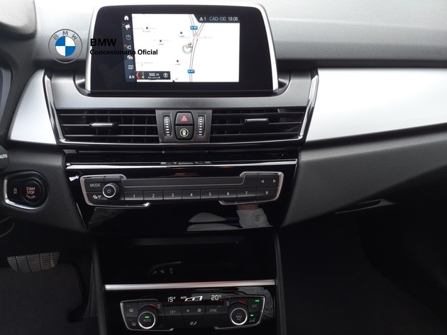 BMW Serie 2 218d Active Tourer color Blanco. Año 2021. 110KW(150CV). Diésel. En concesionario BMW Arlanza Motor Palencia de Palencia