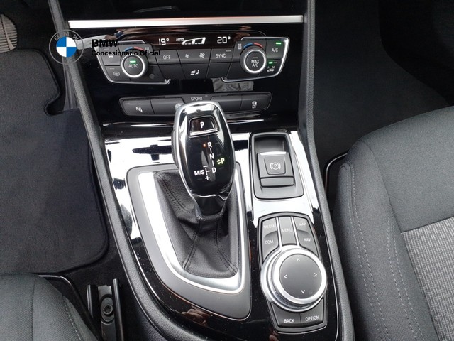 BMW Serie 2 218d Active Tourer color Blanco. Año 2021. 110KW(150CV). Diésel. En concesionario BMW Arlanza Motor Palencia de Palencia