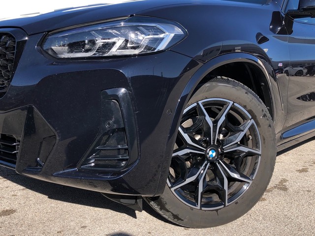 BMW X4 xDrive20d color Negro. Año 2024. 140KW(190CV). Diésel. En concesionario Vehinter Getafe de Madrid