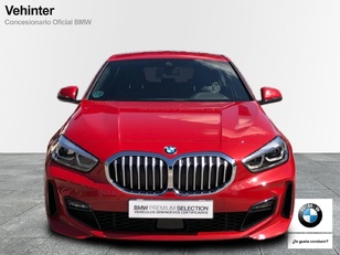 Fotos de BMW Serie 1 118d color Rojo. Año 2024. 110KW(150CV). Diésel. En concesionario Vehinter Alcorcón de Madrid
