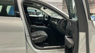 Volvo XC60 T6 Recharge Core AWD Auto 257 kW (350 CV) - 7 Volvo XC60 T6 Ocasión 257 KW (350CV) - 7